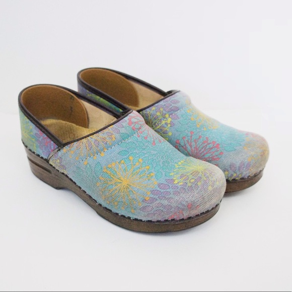 dansko size 38 clogs
